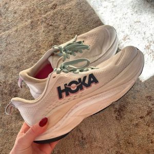 Hoka Skyflow