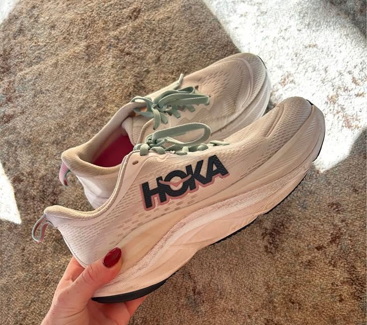 Hoka Skyflow